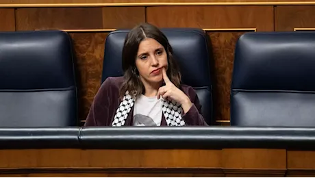 Irene Montero, chi è la «pasionaria» della kefiah all'Europarlamento