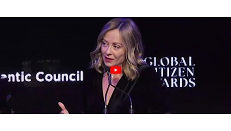 Meloni donna incredibile, con lei record di crescita e di occupazione. Musk le consegna il Global Citizen Awards (video)