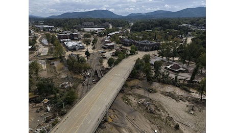 La città di Asheville distrutta e isolata a causa dell’uragano Helene: 600 persone disperse