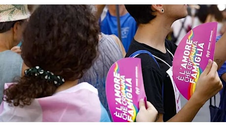 Gestazione per altri reato universale, anche a Trento in piazza contro la nuova legge