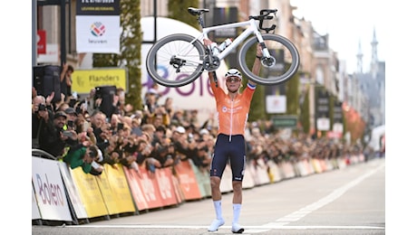 Mondiali Gravel, un’altra maglia iridata per Van der Poel