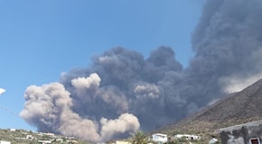 Emergenza vulcanica allo Stromboli: un'esplosione ha innescato un incendio