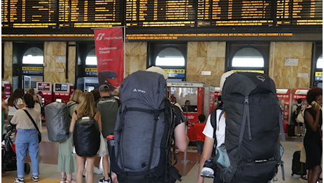 Caos Alta Velocità: treni in ritardo di un’ora e mezza tra Roma e Napoli, cos’è successo