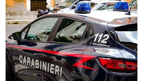 Accoltella l’ex e fugge in auto, catturato nel Modenese dopo una caccia all’uomo