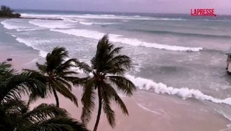 Caraibi, arriva l'uragano Beryl: migliaia di evacuati