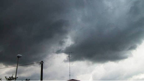 Mercoledì allerta gialla per piogge e temporali sull’Arcipelago