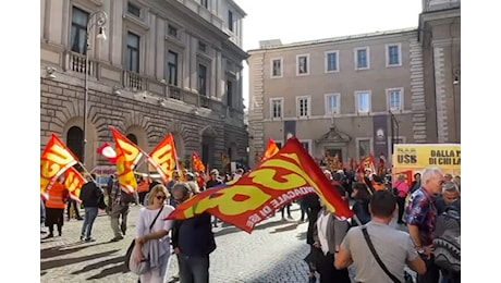 Sciopero del pubblico impiego, prof e infermieri scendono in piazza