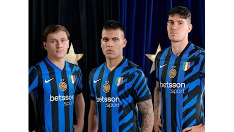 L'Inter presenta la nuova maglia 2024-25: ecco perché le strisce sono storte