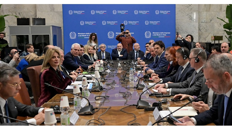 Beko: firmata l’intesa tra azienda, governo e sindacati. Oltre 1.000 uscite volontarie e resta l’incognita Siena - Il Fatto Quotidiano Beko: firmata l’intesa tra azienda, governo e sindacati. Oltre 1.000 uscite volontarie e resta l’incognita Siena - Il Fatto Quotidiano