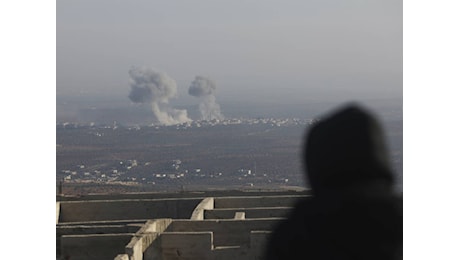 Siria, offensiva dei ribelli: 200 morti negli scontri con i soldati del regime