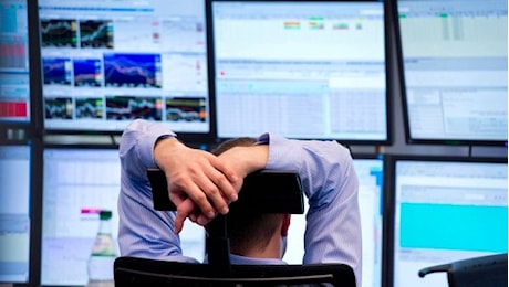 Male Piazza Affari dopo dati PMI. Giù euro e rendimenti titoli di Stato