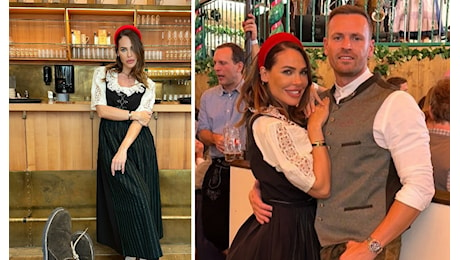 Ilary Blasi all'Oktoberfest di Monaco in abiti tradizionali bavaresi insieme al compagno Bastian Muller