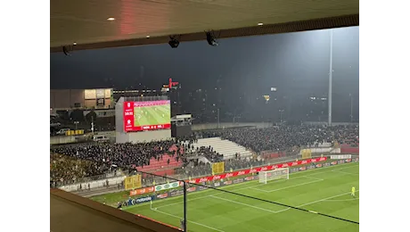 Tifosi del Milan abbandonano lo stadio. Il motivo? Non hanno fatto entrare in curva i puniti di Firenze