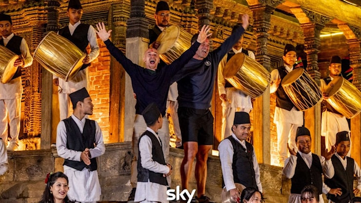 Pechino Express 2025: Jury Chechi e Antonio Rossi trionfano tra avventure mozzafiato e sfide incredibili! - SofiaOggi.com Pechino Express 2025: Jury Chechi e Antonio Rossi trionfano tra avventure mozzafiato e sfide incredibili! - SofiaOggi.com