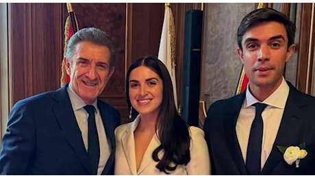 Ezio Greggio, il figlio Gabriele si sposa: le foto delle nozze a Monaco. Il look della sposa, gli invitati, la location