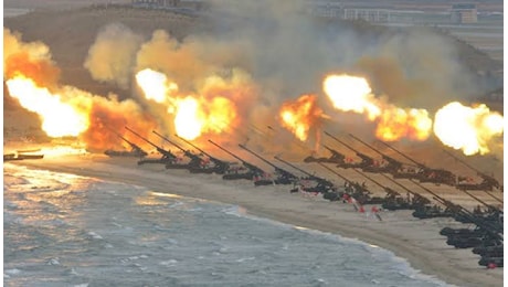 La Corea del Nord fa saltare le strade di collegamento con il Sud: «Pronti all’azione militare immediata»