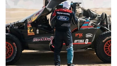 Dakar 2025, Carlos Sainz costretto al ritiro: danni roll-bar della Ford. Le news