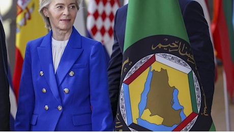 Von der Leyen, 'protezione migranti non per forza in Ue'