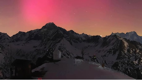 Aurora boreale di Capodanno sul Piemonte: gli scatti più belli.