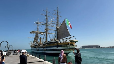 Amerigo Vespucci, l'arrivo ad Abu Dhabi per la tappa di Natale