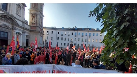 Sciopero scuola, Flc Cgil in piazza a Milano: presenti i cremonesi