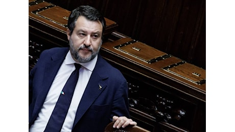 Dalla magistratura un messaggio preciso: il processo a Salvini è politico