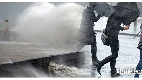 Meteo - Dalla quiete alla tempesta. Venti di burrasca fino a 100km/h e forti mareggiate chiuderanno la settimana prima di Natale. Ecco quando