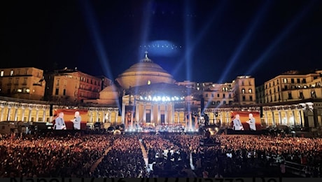 Napoli, Capodanno in piazza nel ricordo di Pino Daniele