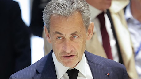 Finanziamenti illegali da Gheddafi,. Sarkozy di nuovo alla sbarra. L’ex presidente rischia dieci anni