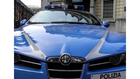 Lui 55 anni, lei 23: coppia di francesi “in camporella“ in pieno centro denunciata dalla polizia di Como