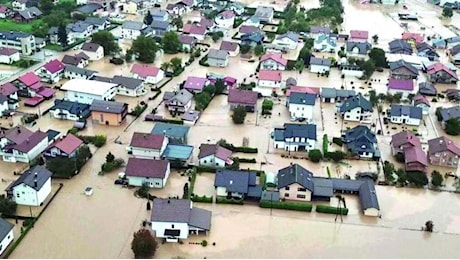 Alluvioni in Bosnia, almeno 18 le vittime, decine di dispersi