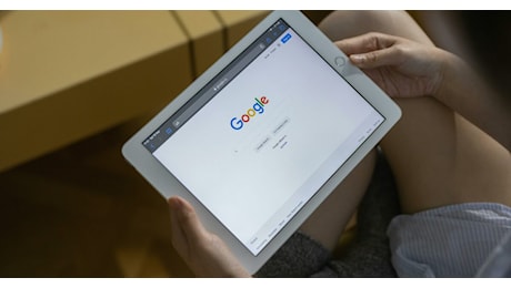 Addio a Google.it: chiudono le versioni nazionali del motore di ricerca. Cosa succede adesso