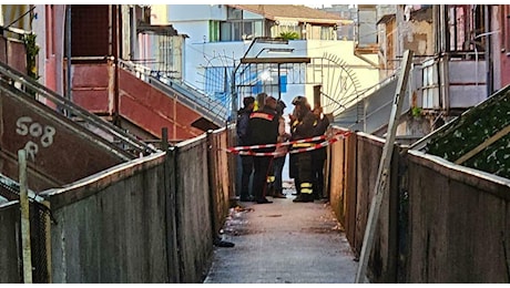 Napoli, un altro crollo alle Vele. Il sindaco: «Urgente lo sgombero»