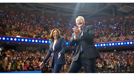 Con la scelta di Tim Walz, Kamala Harris cerca di coprire la sua debolezza con la classe lavoratrice