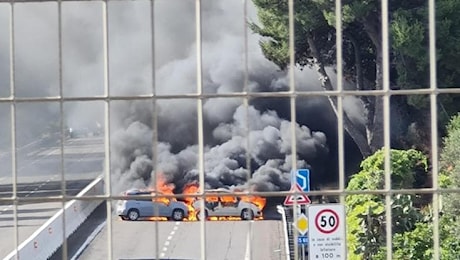 Puglia, assalto a un portavalori sulla statale 613: auto in fiamme e spari, malviventi in fuga