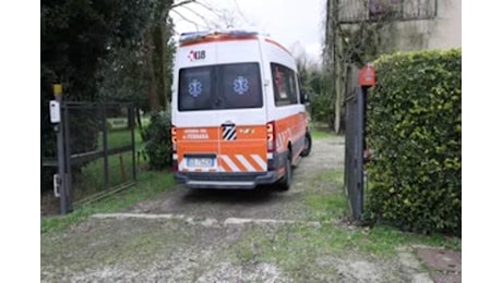 Incidente in gita scolastica: crolla un balcone di Villa Rivani Farolfi a Ro