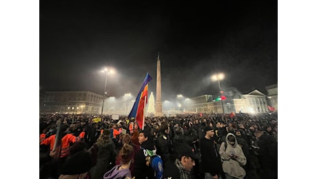 Il centrosinistra si aggancia al corteo dei movimenti