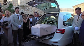 Funerali di Thomas Luciani, chiesa gremita per ultimo saluto al 17enne