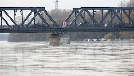 È ancora allerta per temporali, avviso ‘giallo’ per la piena del Po