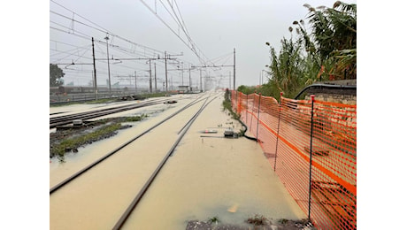 Maltempo Emilia-Romagna, circolazione ferroviaria sospesa su alcune linee