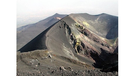 Etna, si apre il cratere di nord est: boati ad intervalli regolari