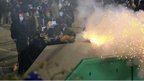 Terza notte di proteste in Georgia