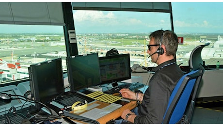 Problemi alla sala radar, traffico aereo in tilt: disagi anche in Puglia, ritardi fino a tre ore per i voli