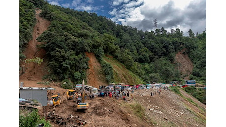 Maltempo, in Nepal 193 morti e 31 dispersi per piogge e alluvioni | FOTO