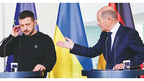 Scholz gela Zelensky. Ucraina divisa in due come fu la Germania