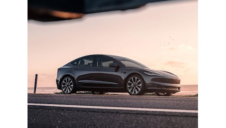 Tesla Model 3: prezzi in crescita per colpa dei dazi