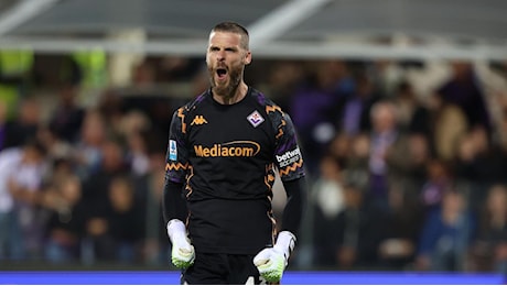 De Gea, un mostro sui rigori: prima qualifica la Fiorentina in Conference, poi ne para due al Milan