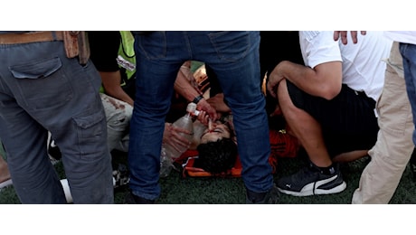 Israele, razzo su un campo di calcio: almeno 10 morti. Katz: È guerra totale. Hezbollah nega l'attacco