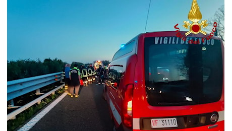 Incidente in A1 fra moto e auto: due feriti e fino a otto chilometri di coda