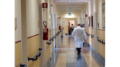 Medici aggrediti, stretta del governo: pene aggravate e flagranza differita